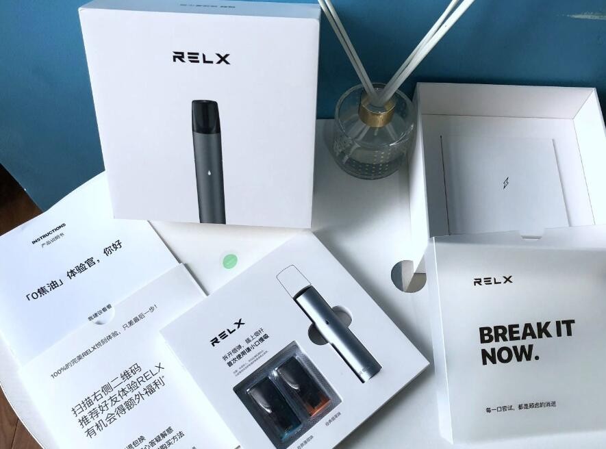 外国小哥电子烟 外国电子烟小伙叫什么